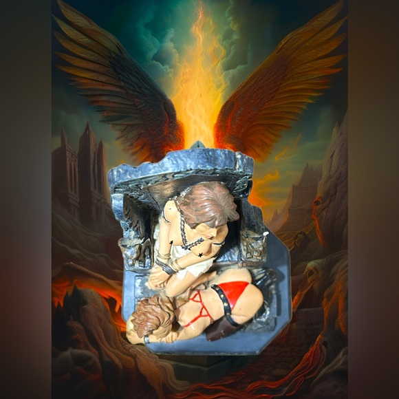 Y2K Vintage 12” American Creative Kingdom Women On Throne Sculpture - Picture 5 of 6